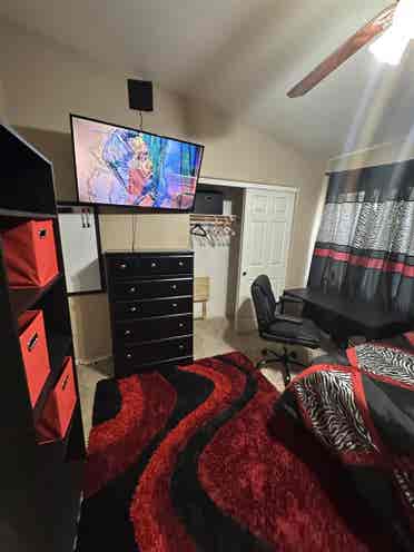 Furnished bedroom/private bath/pool