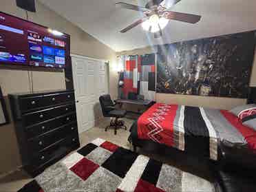 Furnished bedroom/private bath/pool