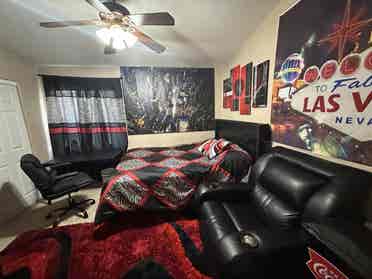 Furnished bedroom/private bath/pool