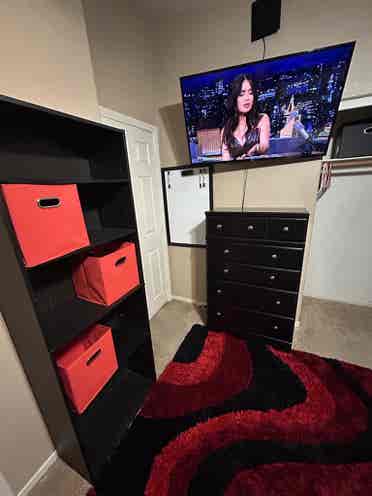 Furnished bedroom/private bath/pool