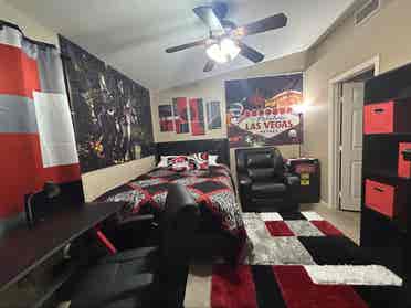 Furnished bedroom/private bath/pool