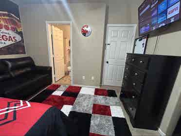 Furnished bedroom/private bath/pool