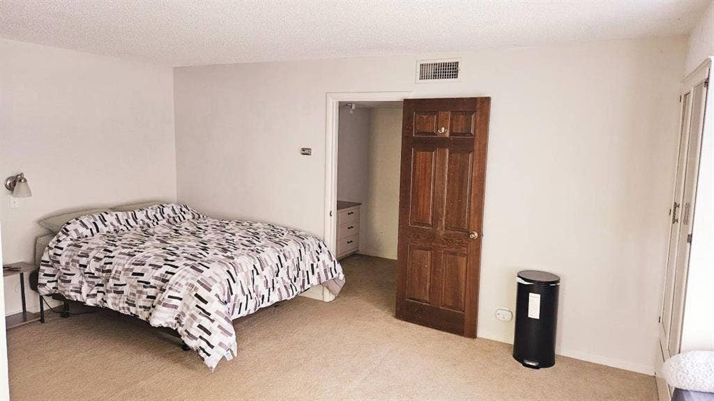 Furnished Bedroom w/bath, utilities