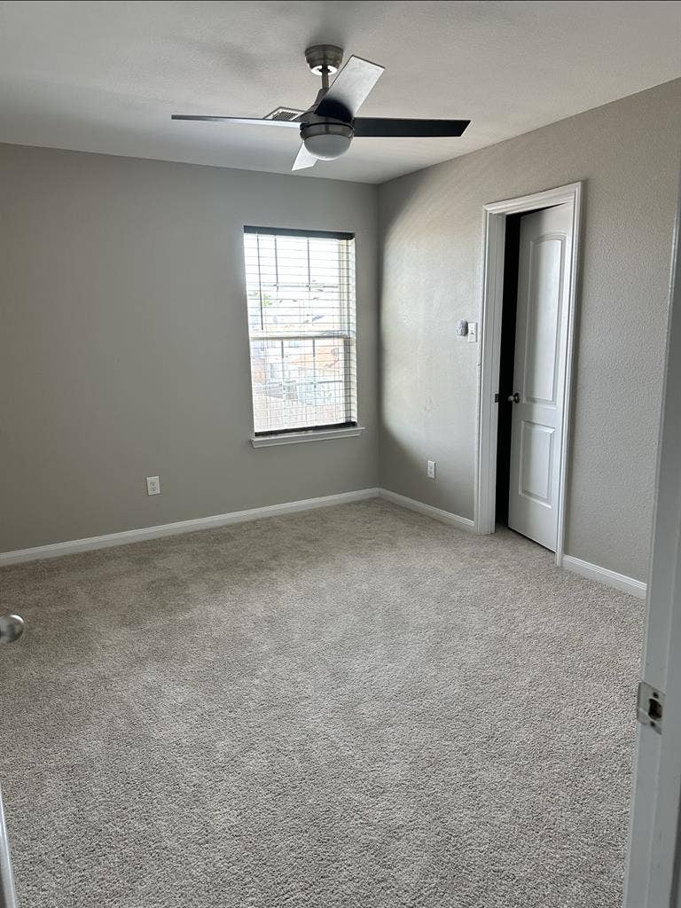 Room available for rent