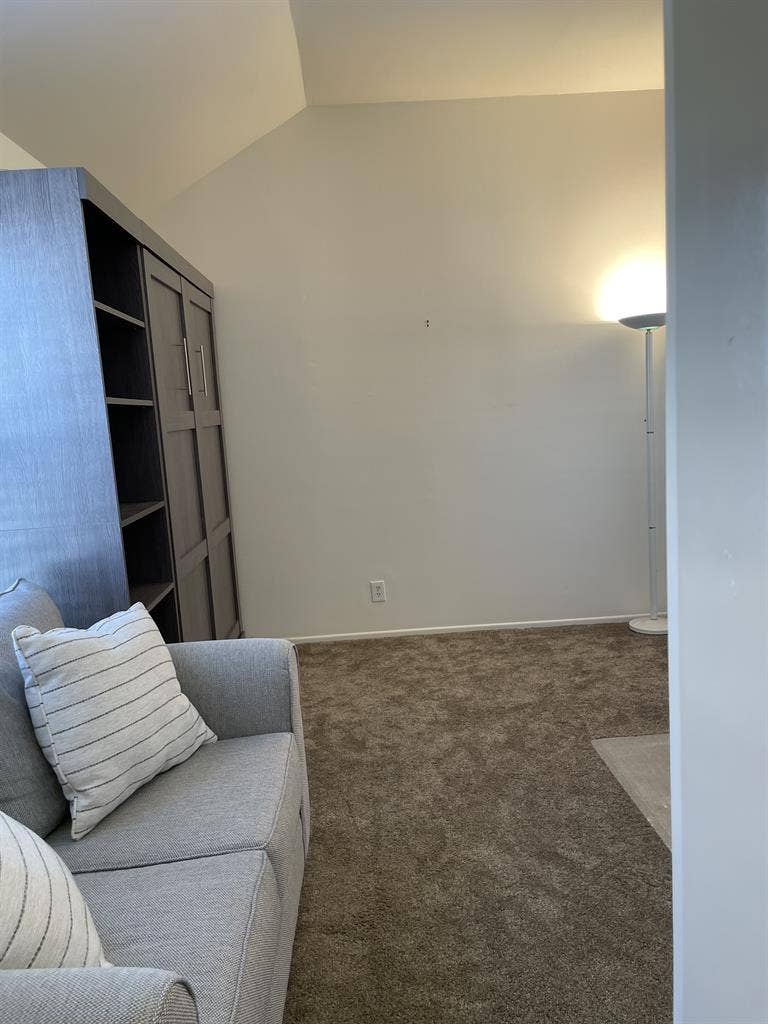 Bedroom for rent