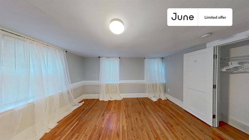 4 BR in Boston