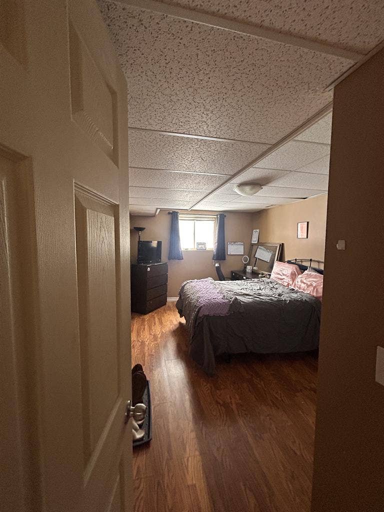 One room available for rent!