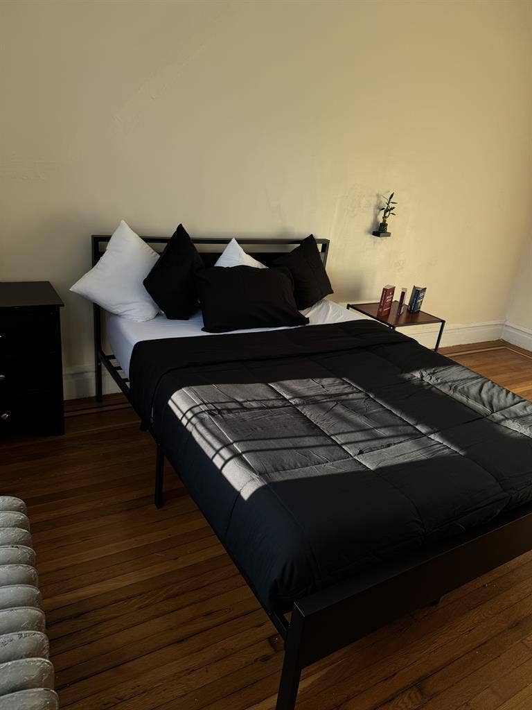 Fully Furnished Bedroom - Fordham