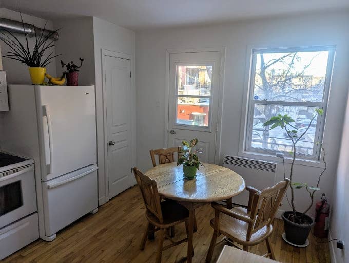 Chambre libre dans hochelaga Maison