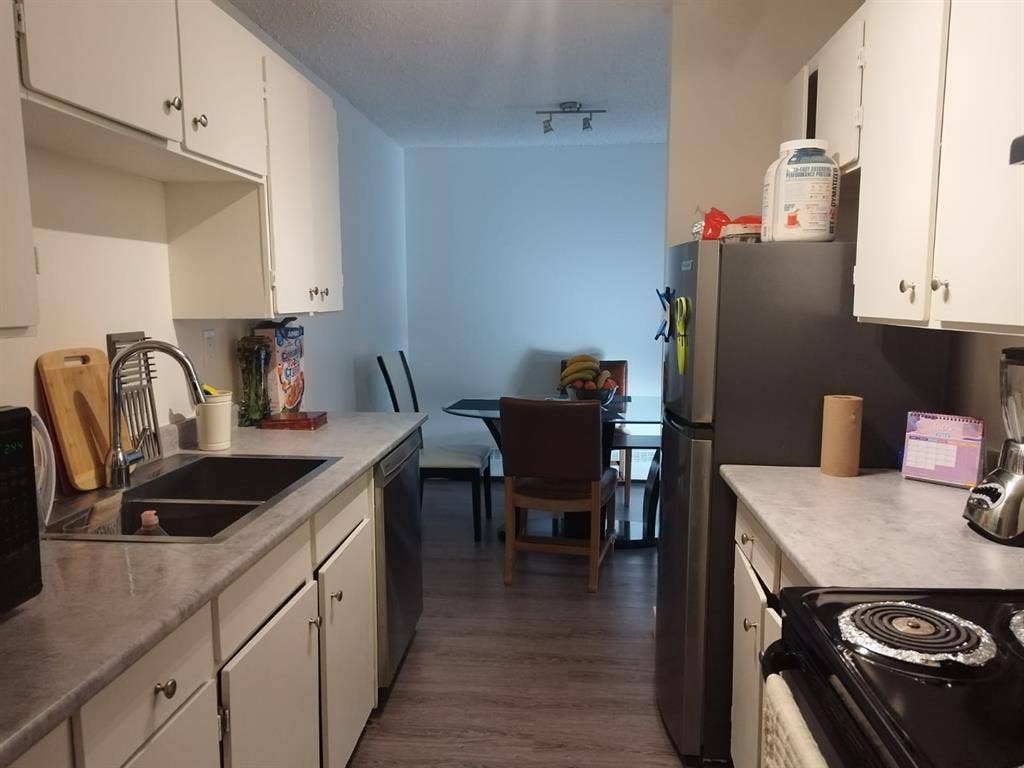 ROOM IN SHARED APARTMENT