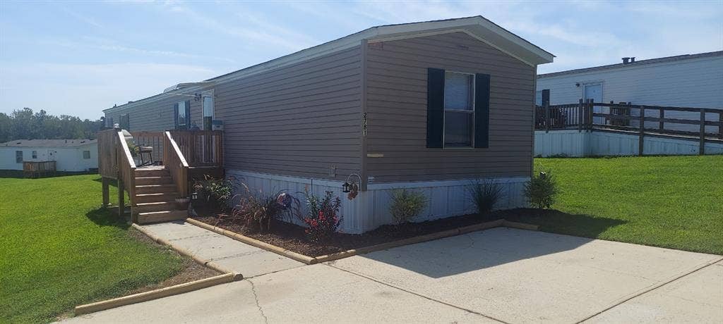 Nice room mobile home in concord.