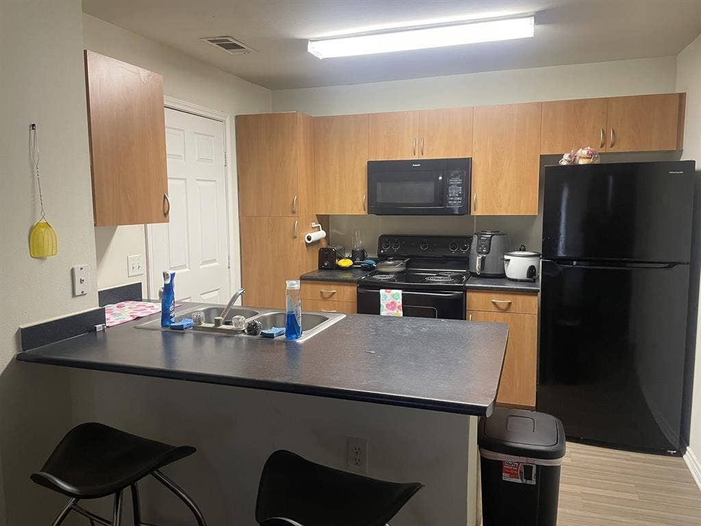 Male or female sublease