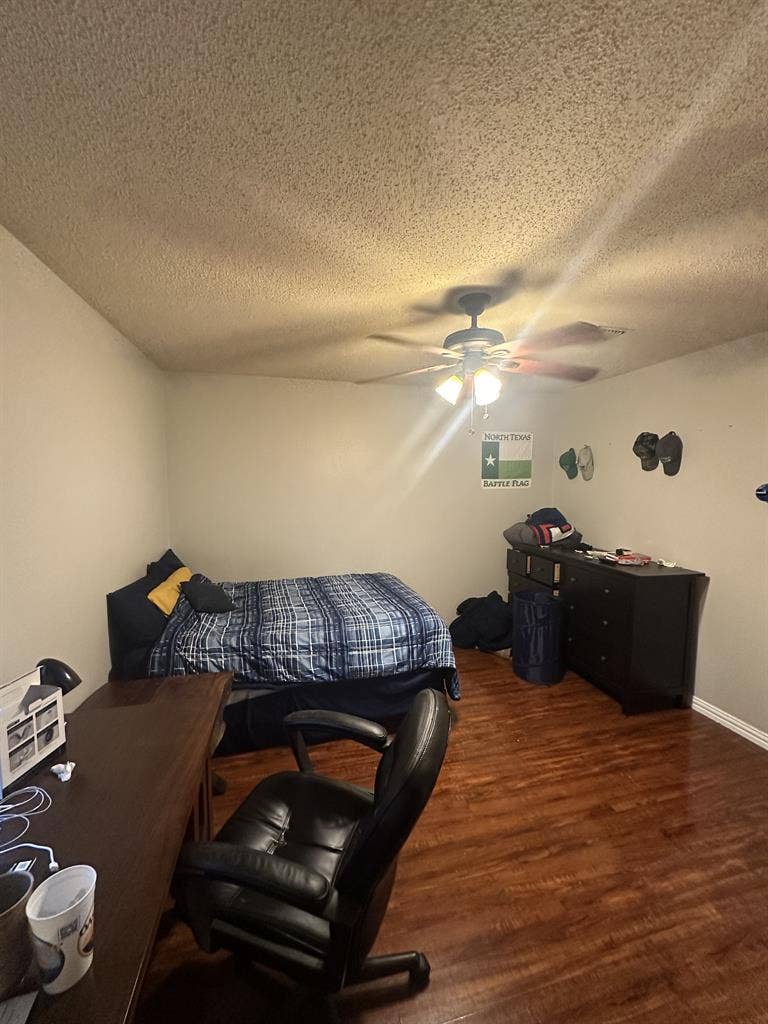 ISO Male Roommate!