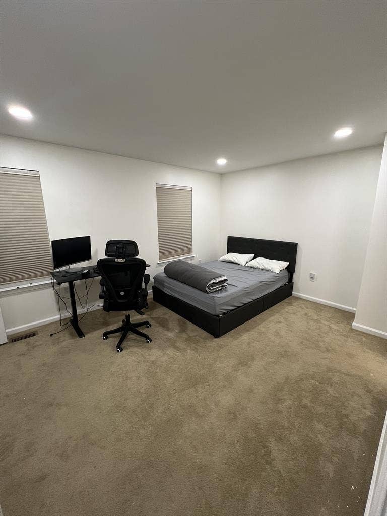 Fully furnished room in N Brunswick