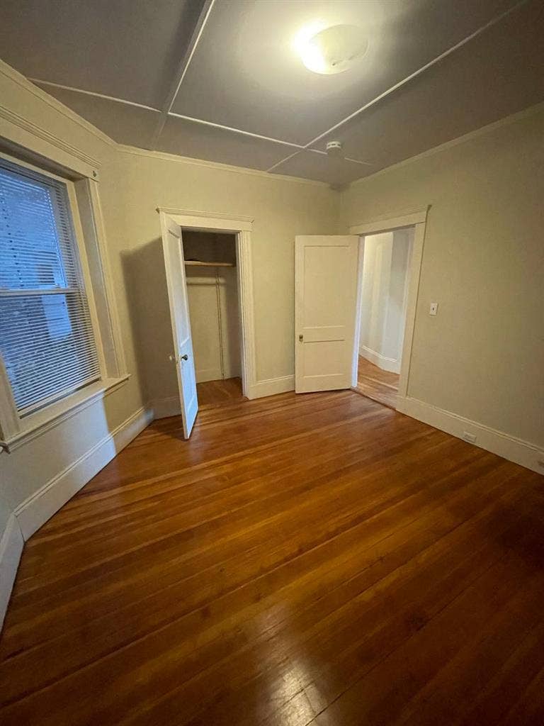 Room in Brookline (Washington Sq)