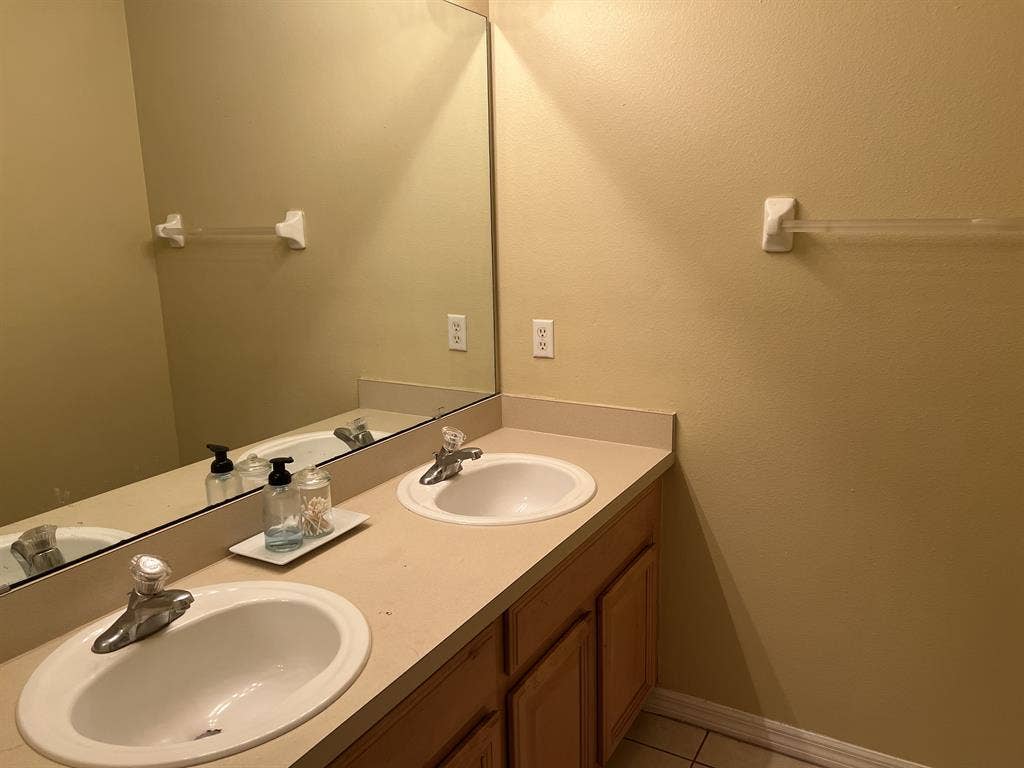 Private room and bathroom