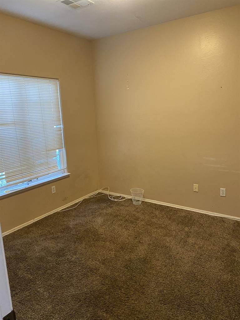 Room 4 min from CSUb