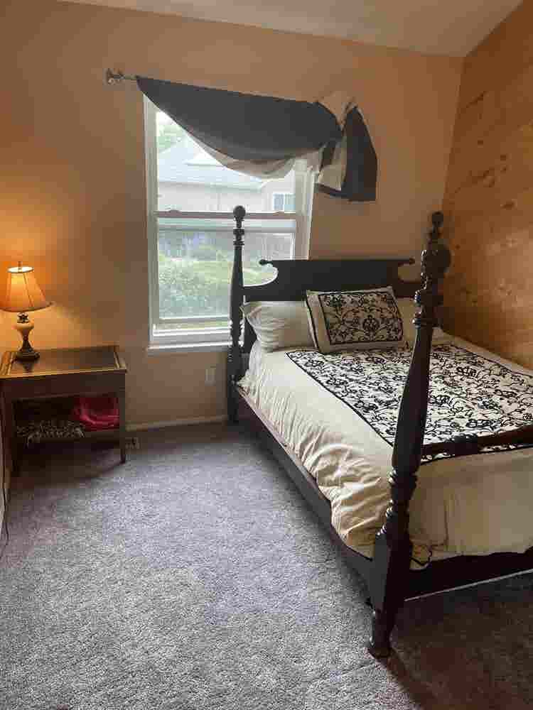 DTC Upscale House Share