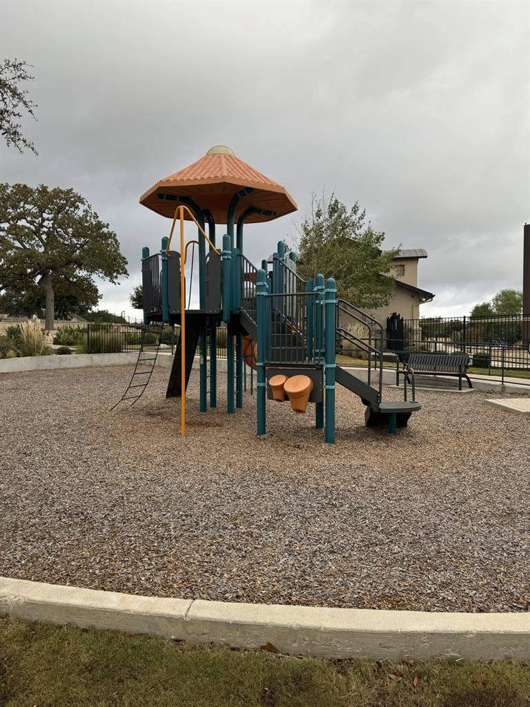 master bed, private bath