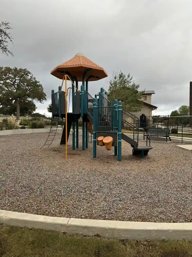 master bed, private bath