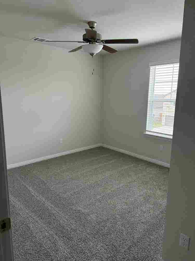 Room available now