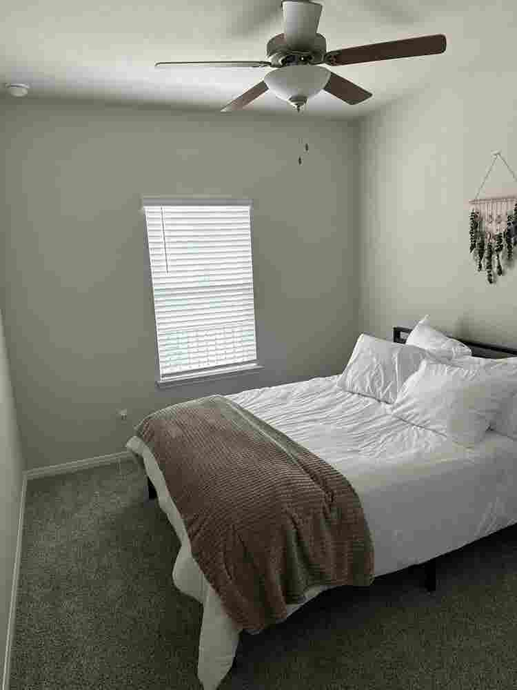 Room available now