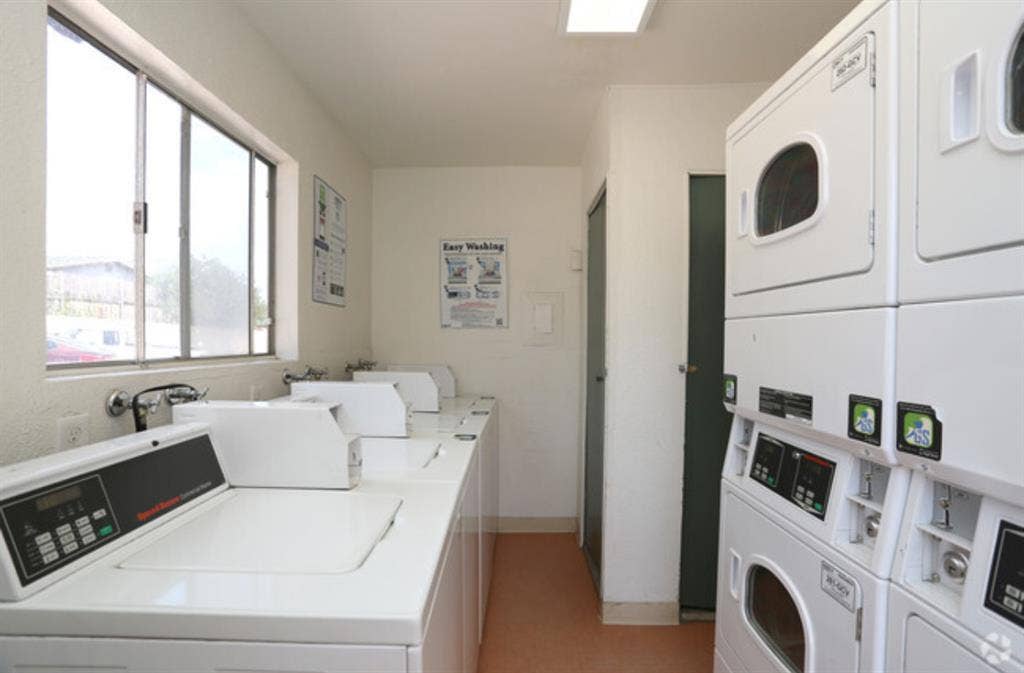 2 rooms available!