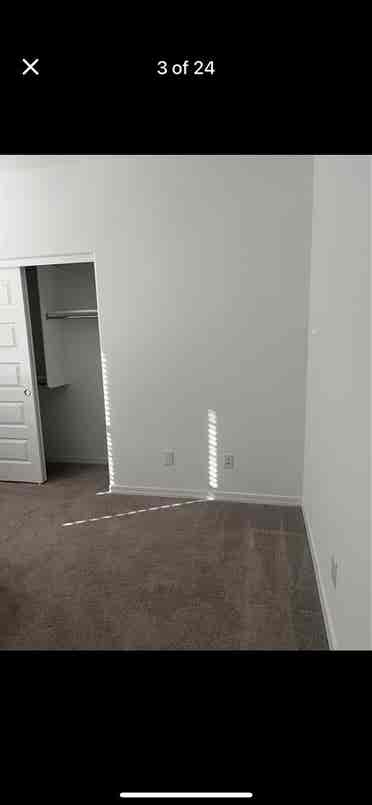 Looking for Roomate!  _hedelissa