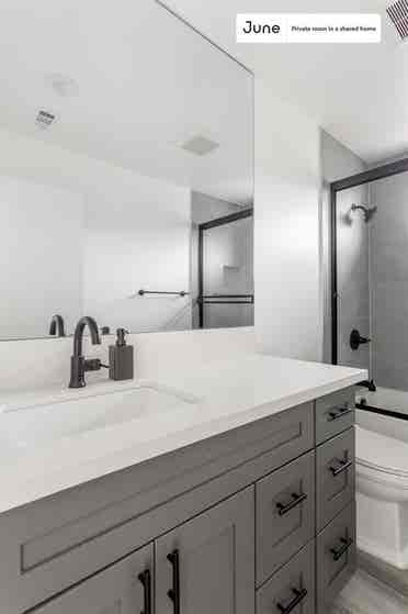 4 BR in Los Angeles