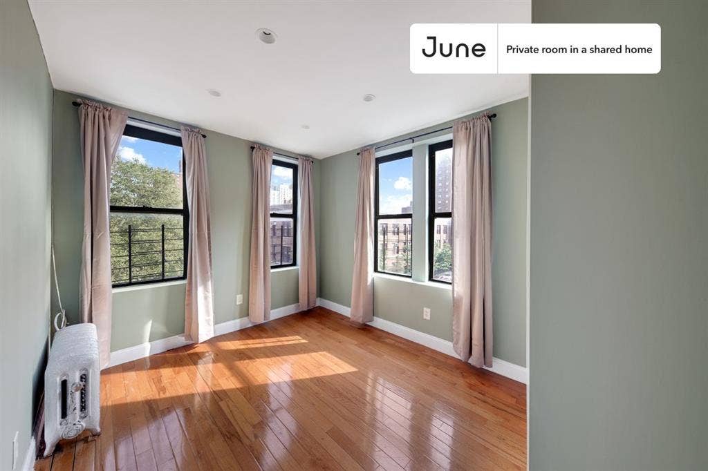 4 BR in New York City