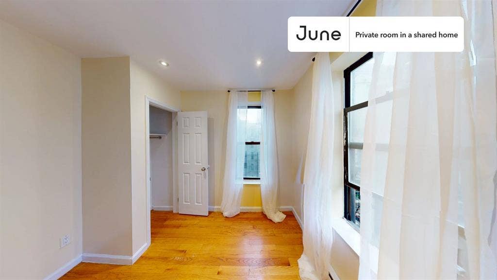 4 BR in New York City