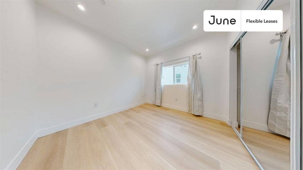 5 BR in Los Angeles