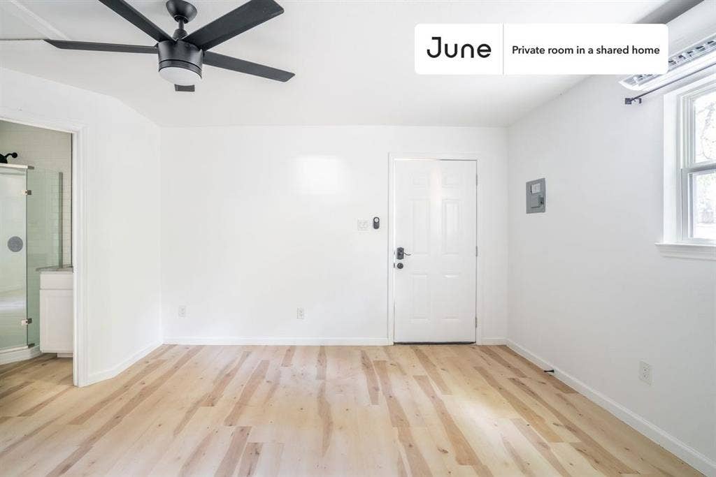6 BR in New York City