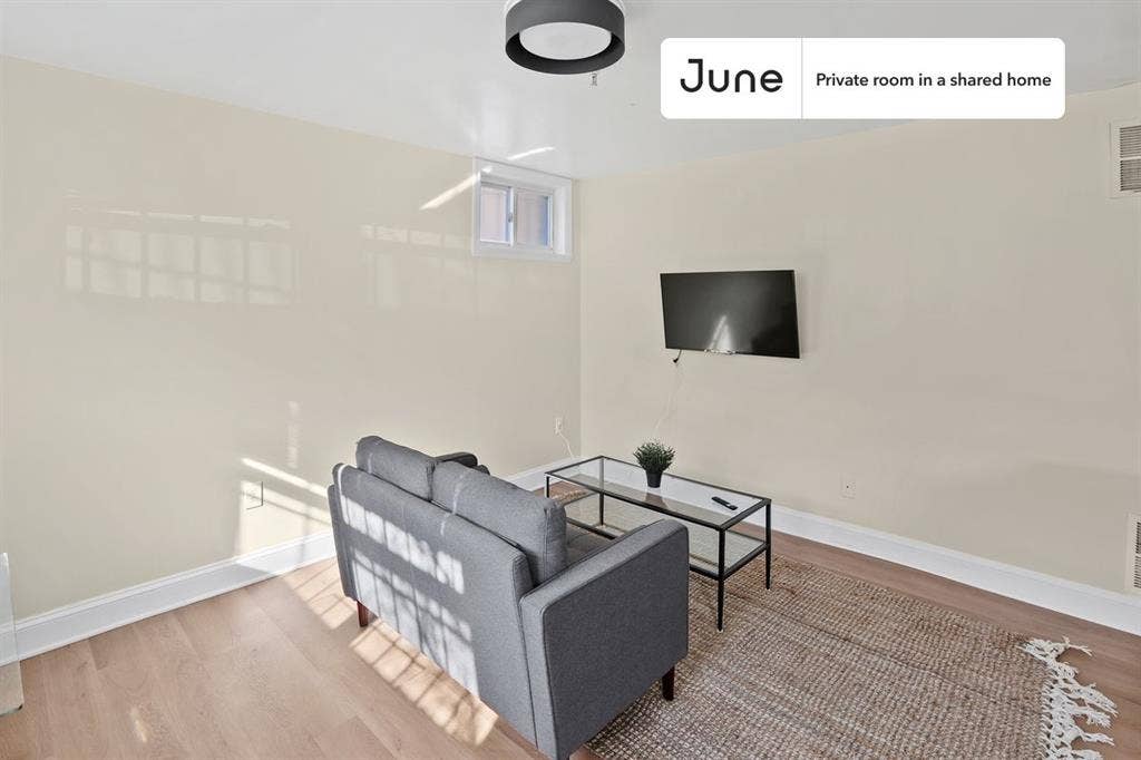 2 BR in Washington DC