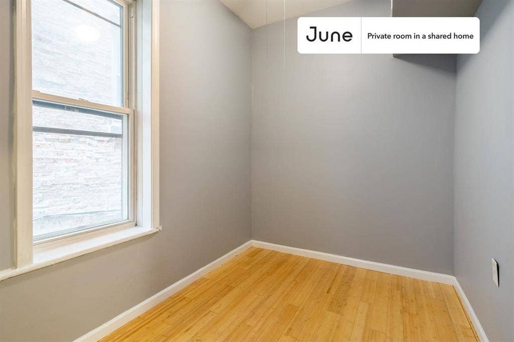 2 BR in Chicago