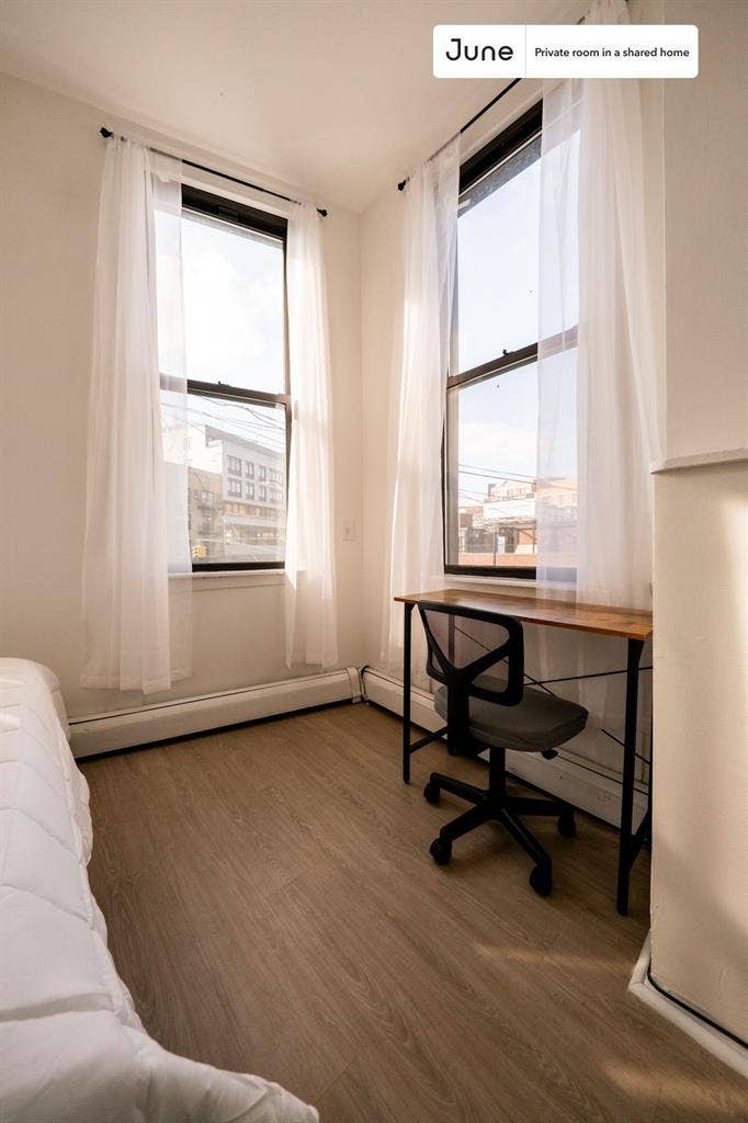 2 BR in New York City