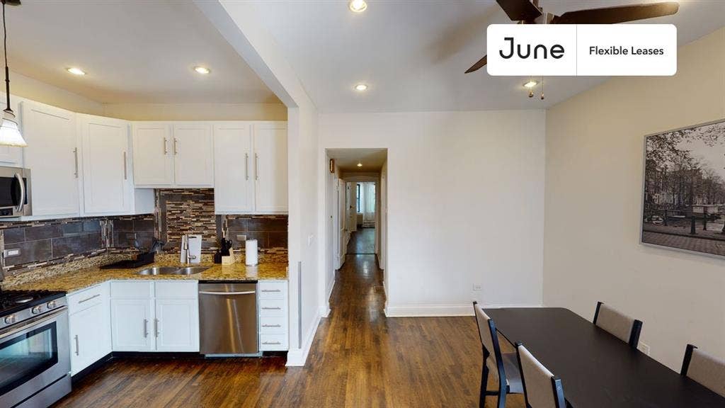 3 BR in Chicago
