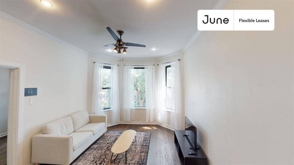 3 BR in Chicago