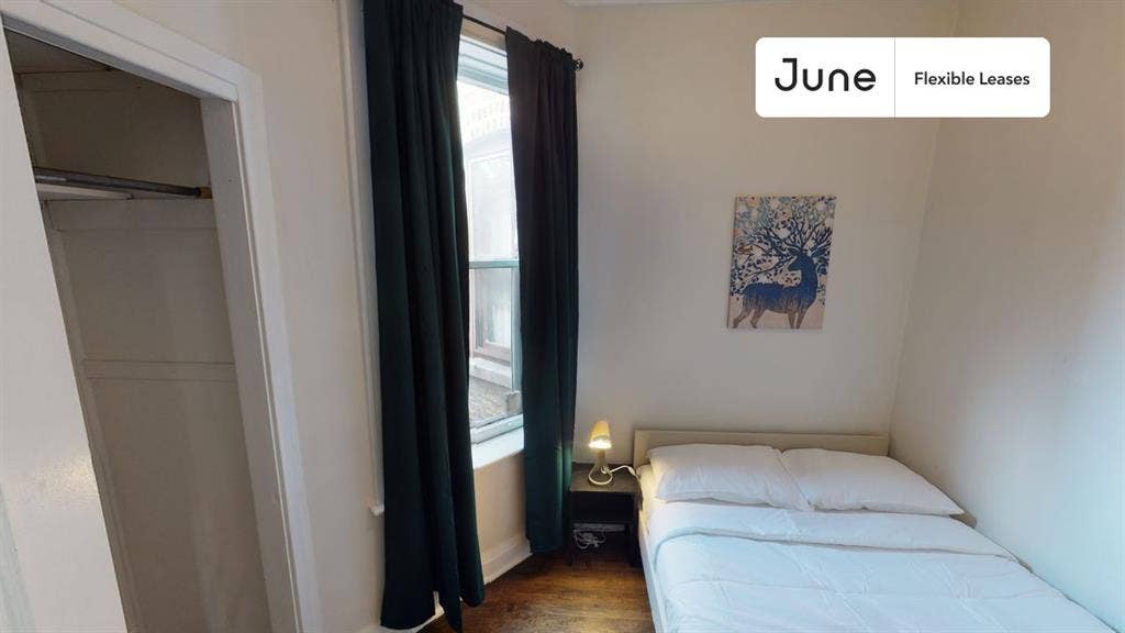 3 BR in Chicago