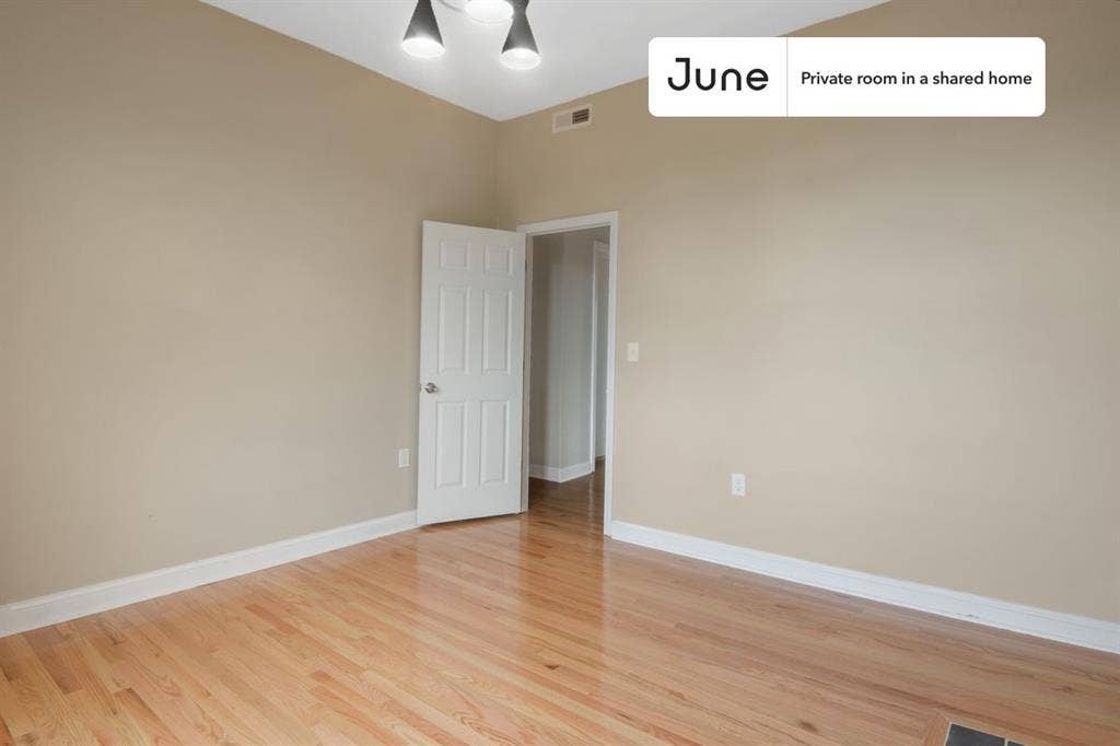 4 BR in Boston