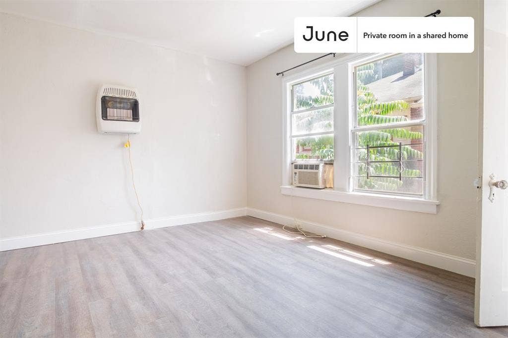 4 BR in Dallas