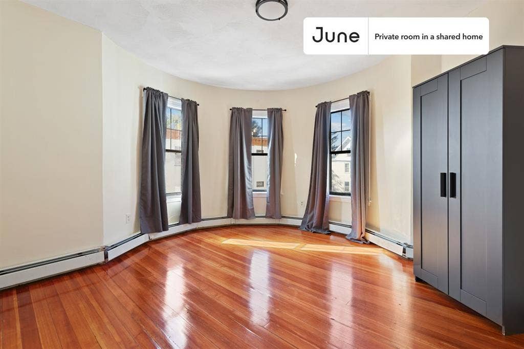 4 BR in Boston