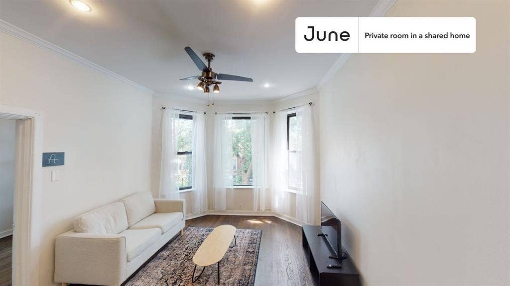 3 BR in Chicago