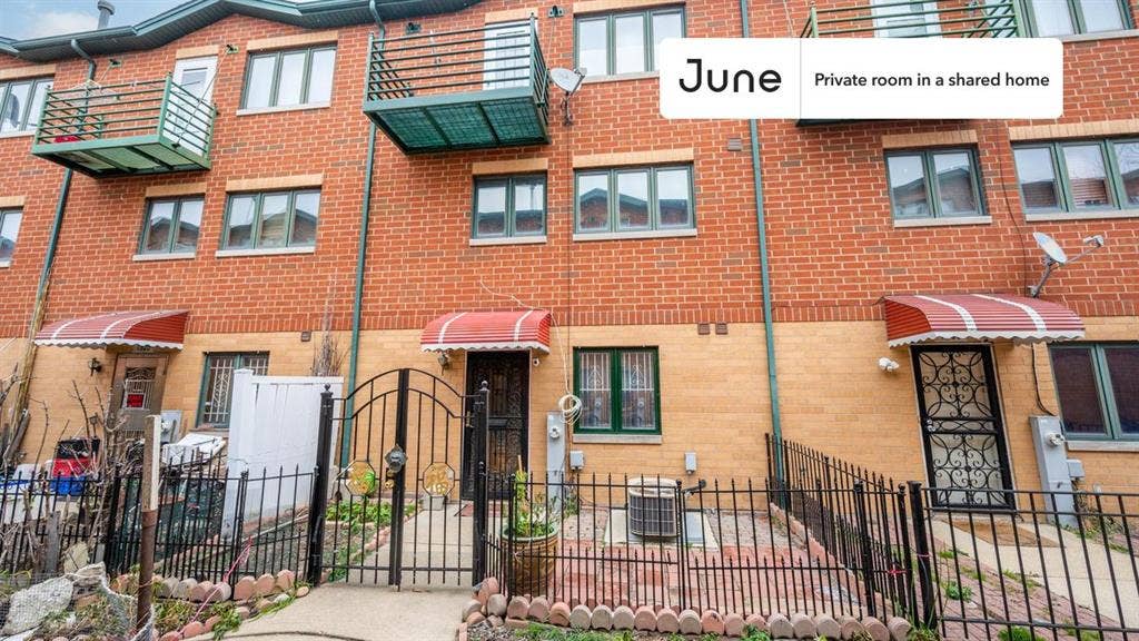 4 BR in Chicago