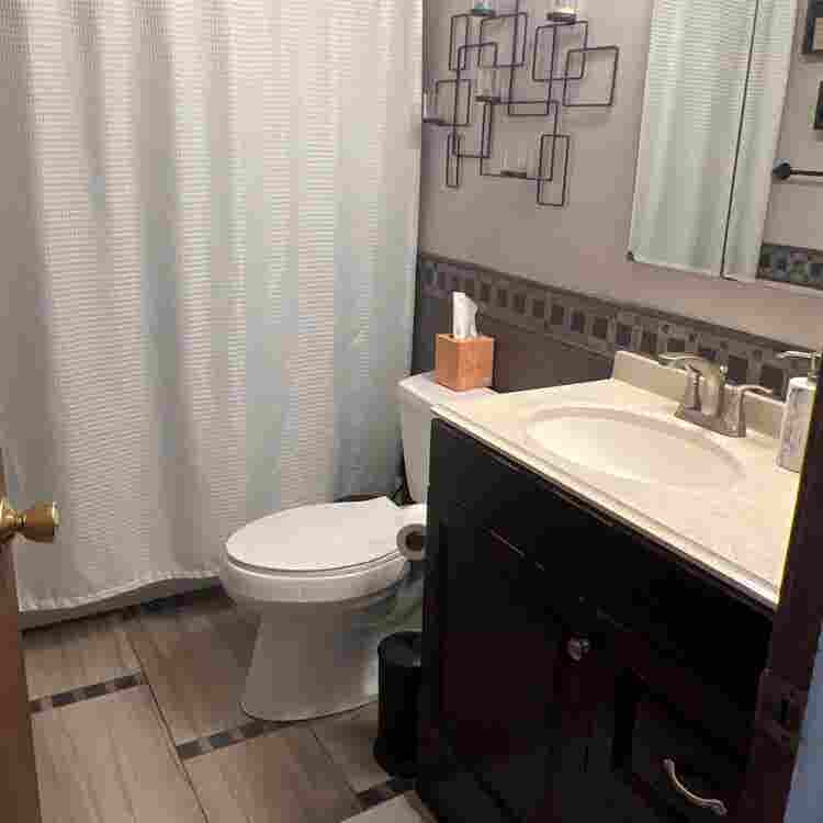 Room for rent $
/months