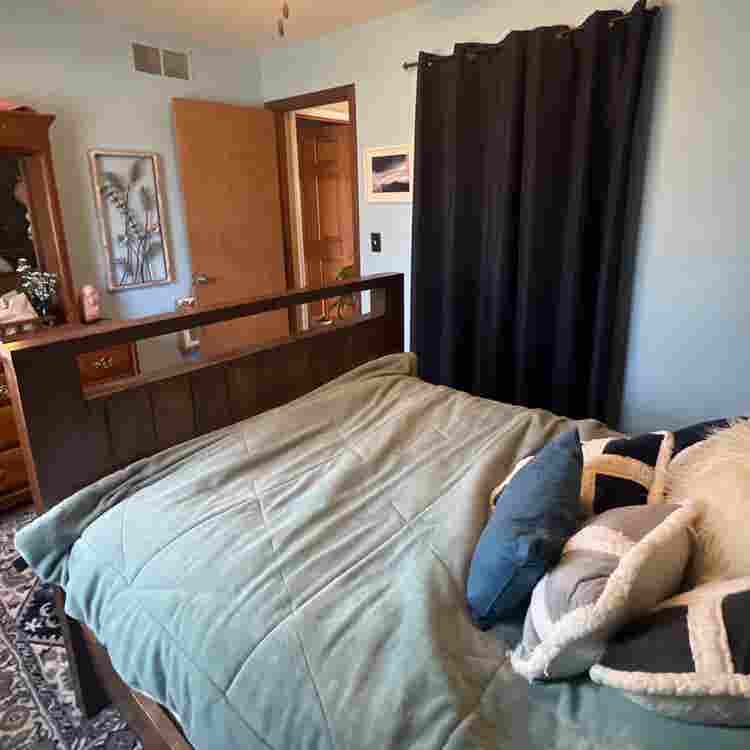 Room for rent $
/months