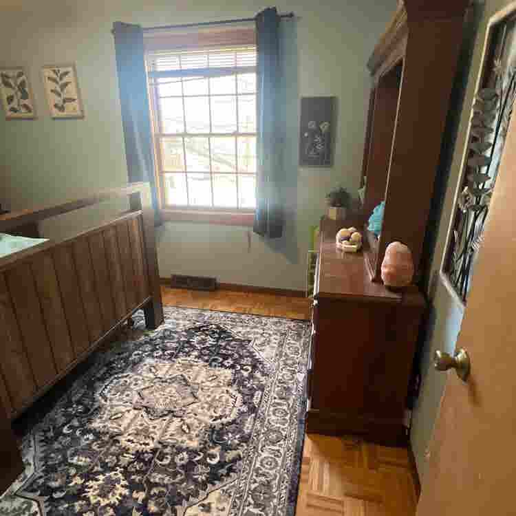 Room for rent $
/months