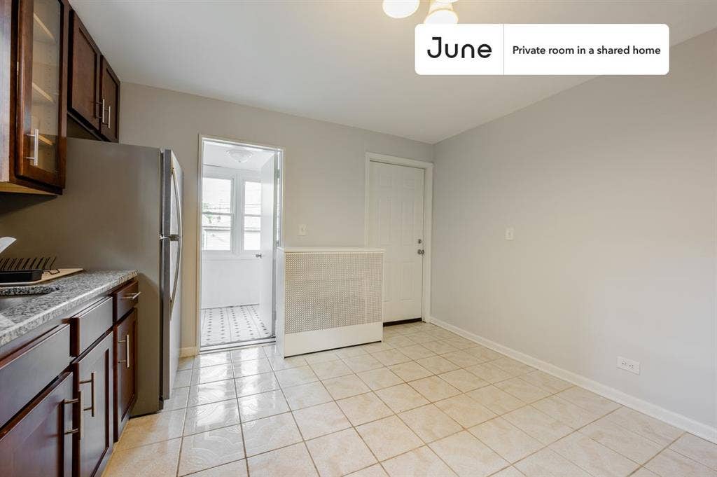 3 BR in Chicago
