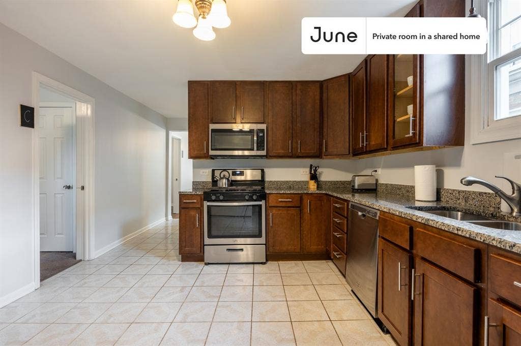 3 BR in Chicago