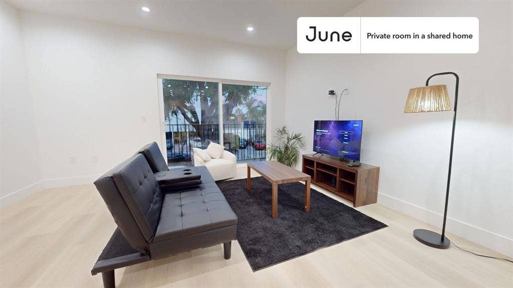 5 BR in Los Angeles